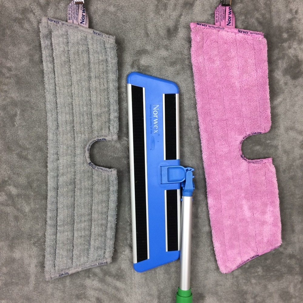 Norwex Superior‎ Mop Starter System Blue Green Handle with Wet and Dry Pads